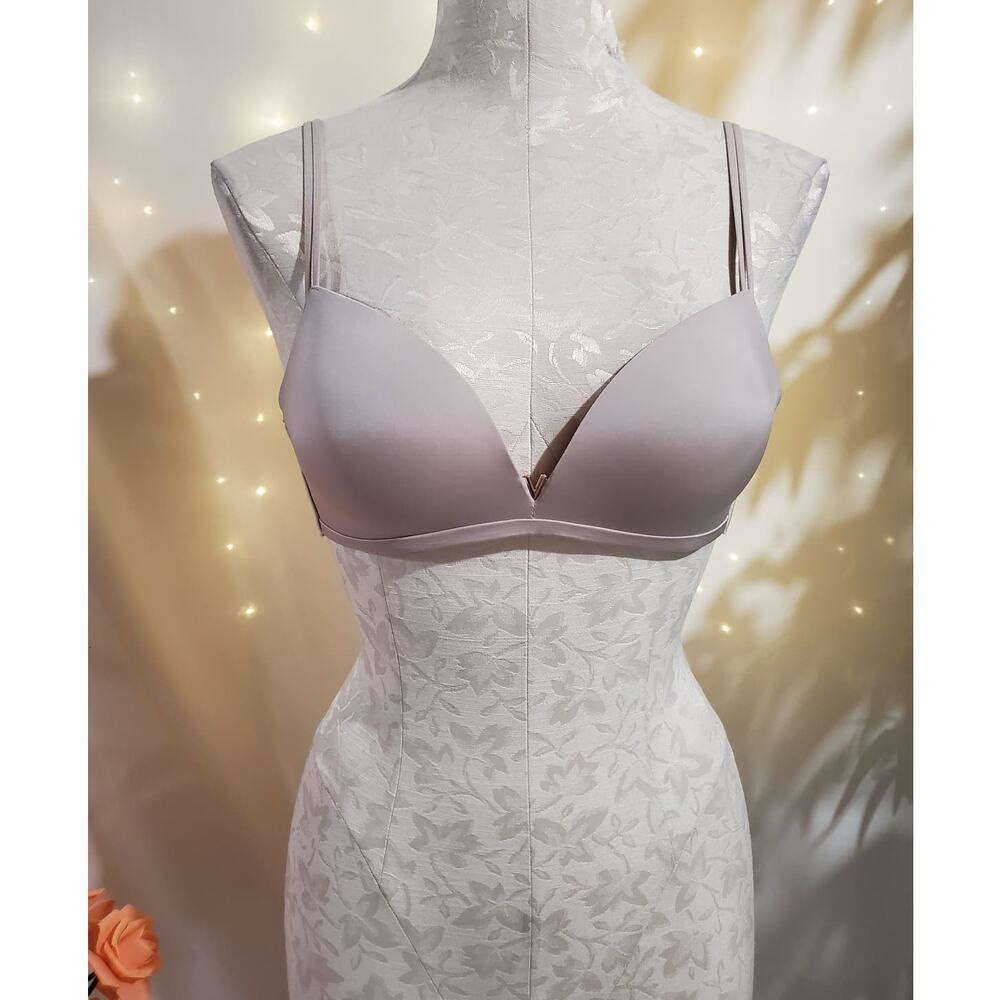 Victorias Secret Sexy Illusions Smooth Lightly Lined Demi Bra Size 32C Underwire